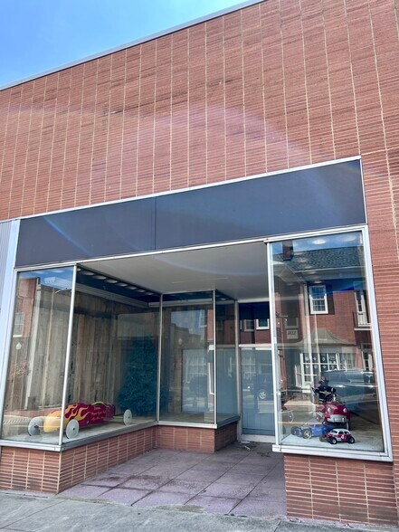 400-406 W Main St, Waynesboro, VA for sale - Primary Photo - Image 1 of 1