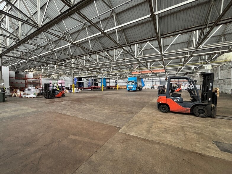 2-4 Edison St, Glasgow for lease - Building Photo - Image 3 of 14