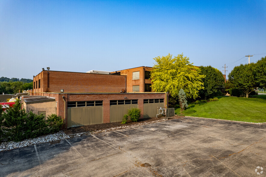 435 School Ln, Plymouth Meeting, PA for lease - Building Photo - Image 1 of 7