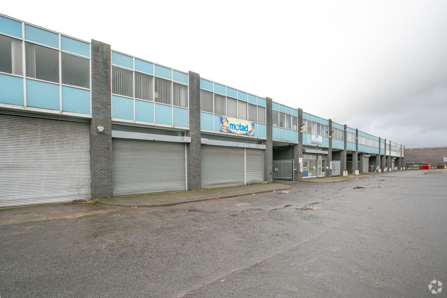 Robottom Clos, Walsall for lease - Primary Photo - Image 1 of 5