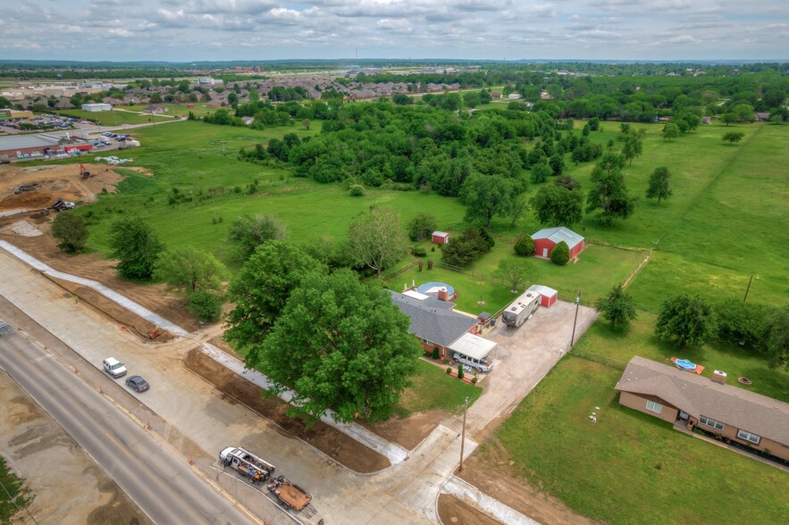 12520 E 116th St N, Collinsville, OK for sale - Primary Photo - Image 1 of 21