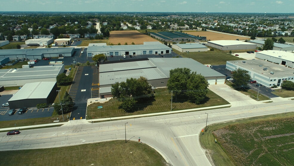 11220 E Main St, Huntley, IL for sale - Building Photo - Image 1 of 9