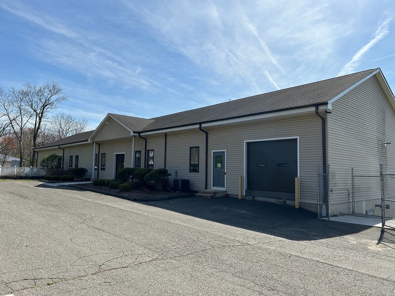 86 Payne Rd, Danbury, CT for lease - Building Photo - Image 1 of 7