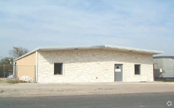 3416-3418 Andtree Blvd, Austin, TX for lease - Building Photo - Image 3 of 4