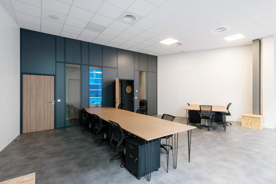 Office in Perpignan for lease - Building Photo - Image 2 of 6