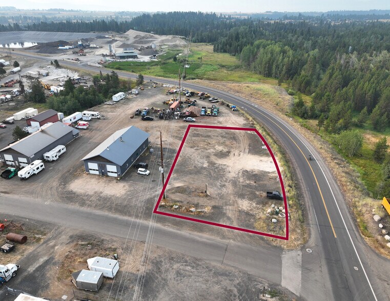228 Industrial Loop, Mccall, ID for lease - Primary Photo - Image 1 of 5