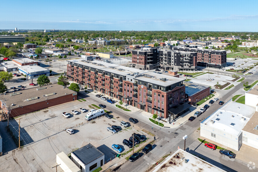 200 S 21st St, Lincoln, NE for lease - Building Photo - Image 3 of 7