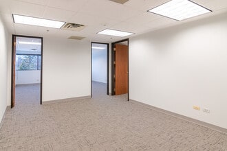 1020 Milwaukee Ave, Deerfield, IL for lease Building Photo- Image 2 of 4