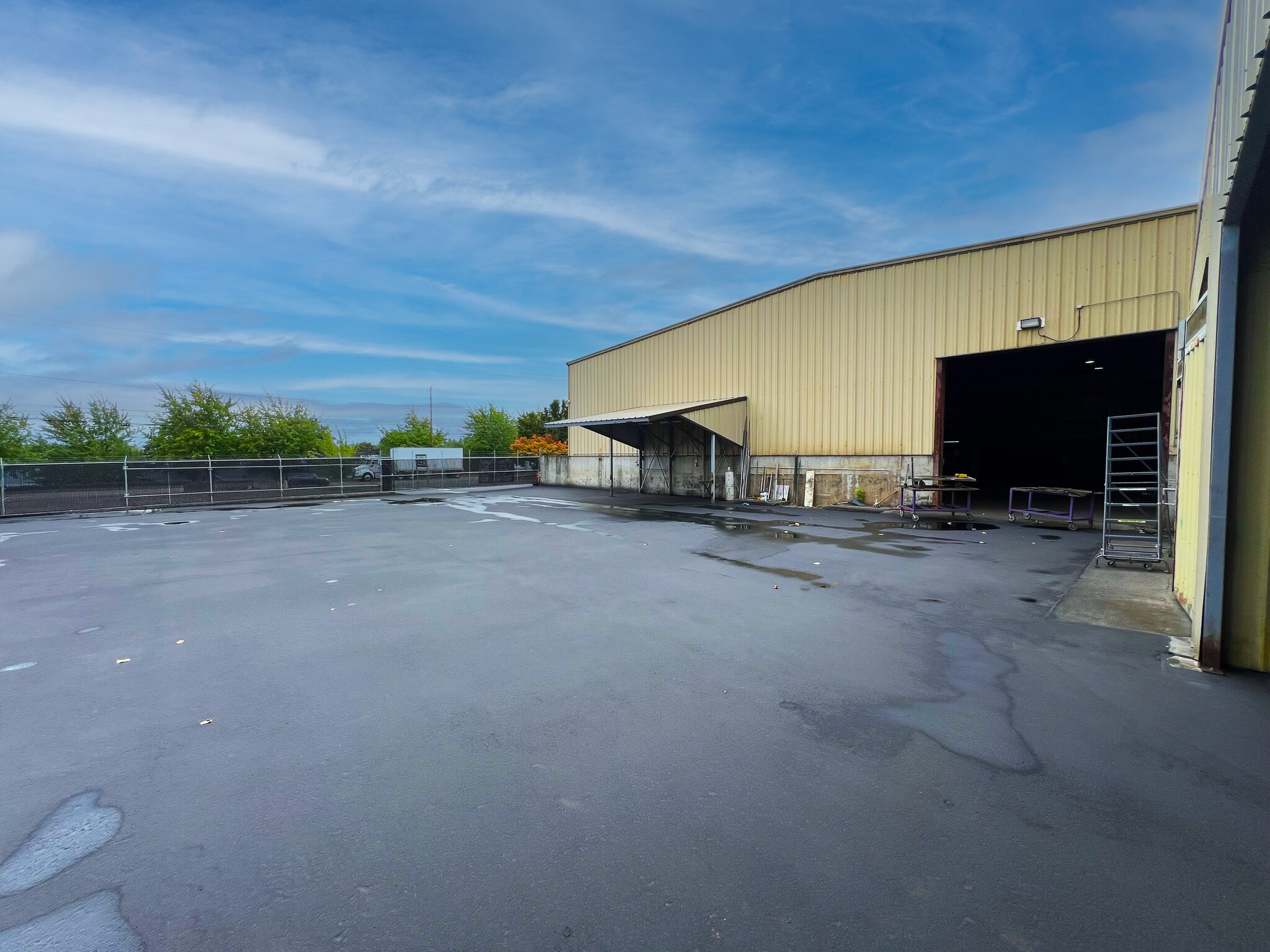 5650 NE Columbia Blvd, Portland, OR for lease Primary Photo- Image 1 of 5