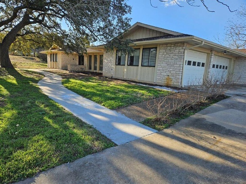 13617 Fitzhugh Rd, Austin, TX 78736
