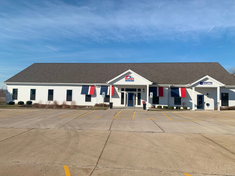 900 36th Ave, Moline, IL for lease - Primary Photo - Image 1 of 5