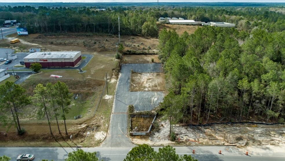 1000 PJ Adams Pky, Crestview, FL for sale - Building Photo - Image 2 of 4