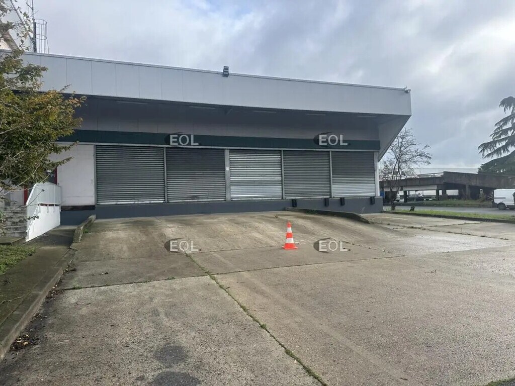 Location Entrepôt 1 706 m² à 5 955 m² - Photo 1