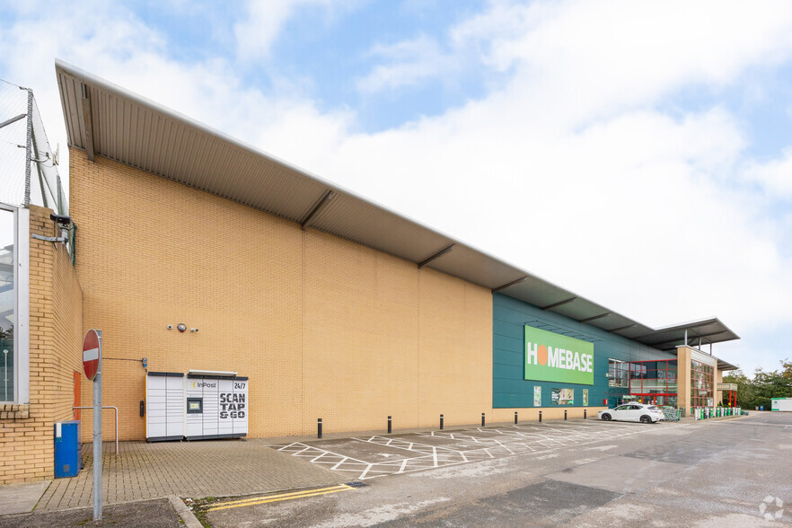 Snowdon Dr, Milton Keynes for lease - Building Photo - Image 2 of 2