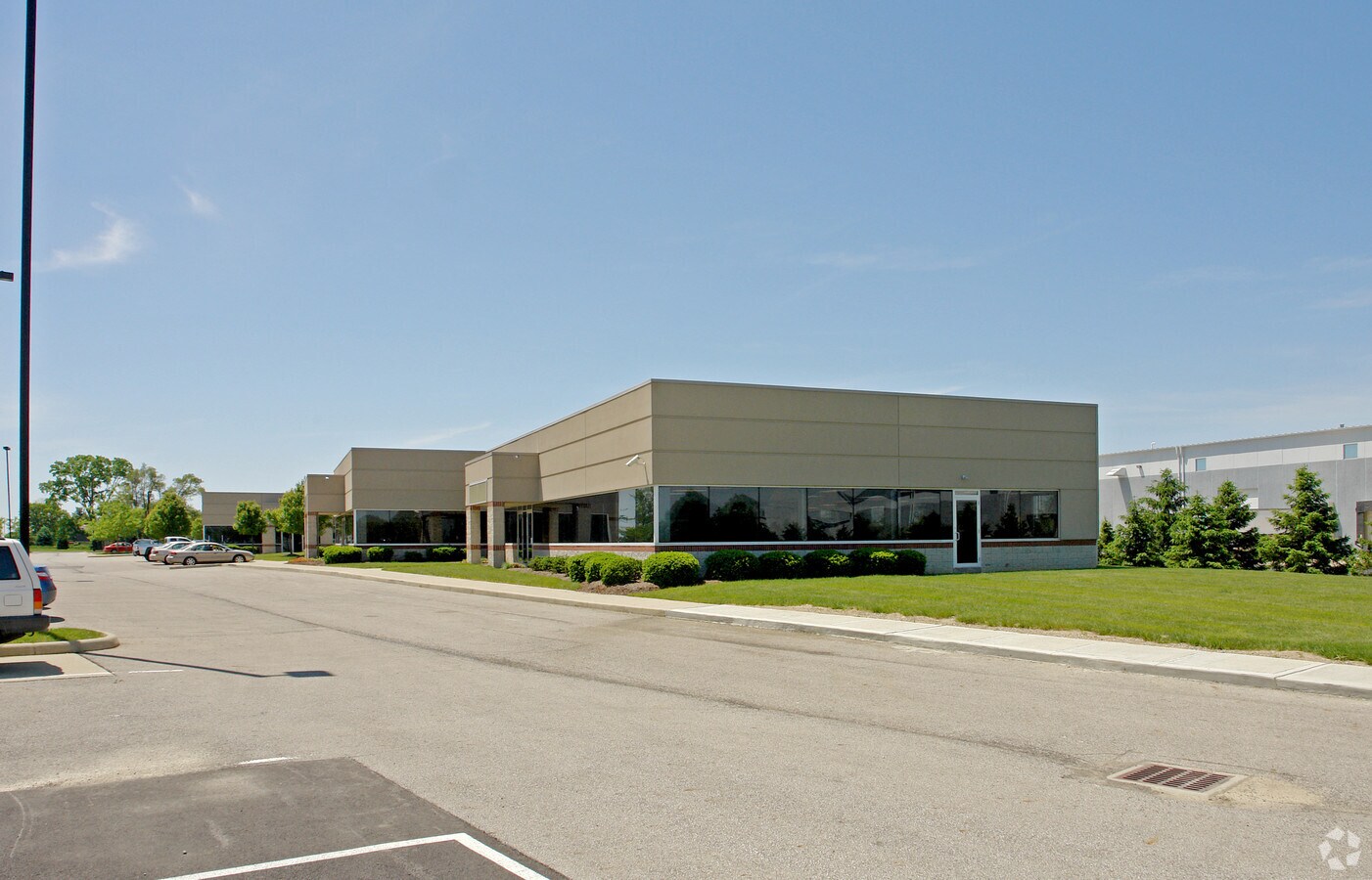 6425 Alum Creek Dr, Groveport, OH 43125