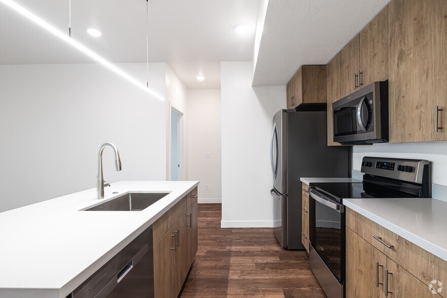 81 W 300 S, Logan, UT for lease - Building Photo - Image 3 of 20