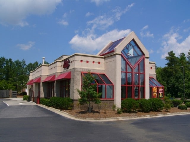 1031 N Harrison Ave, Cary, NC for lease - Building Photo - Image 2 of 9