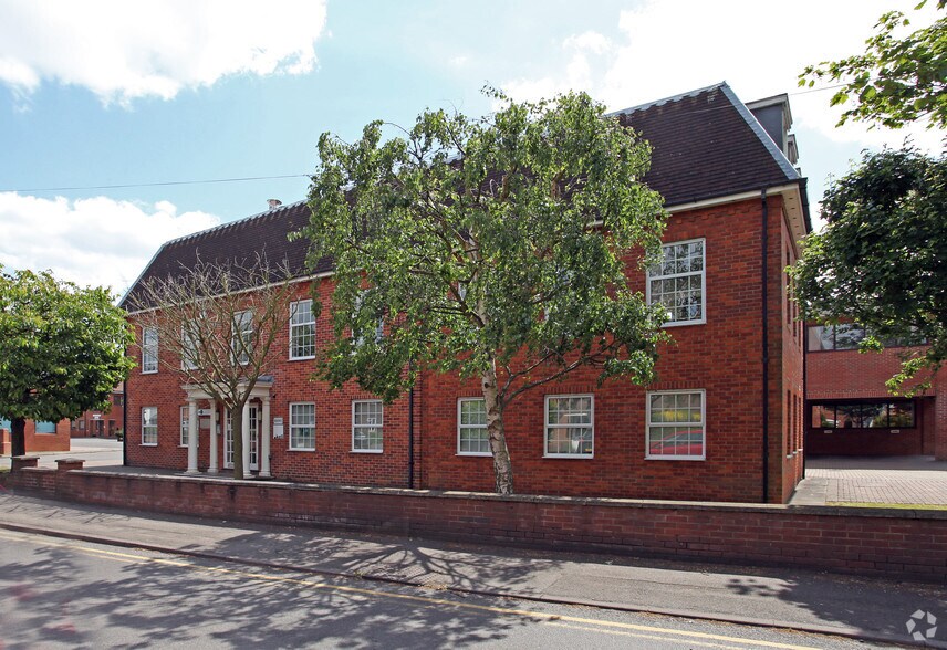 Dedmere Rd, Marlow, BKM SL7 1FJ