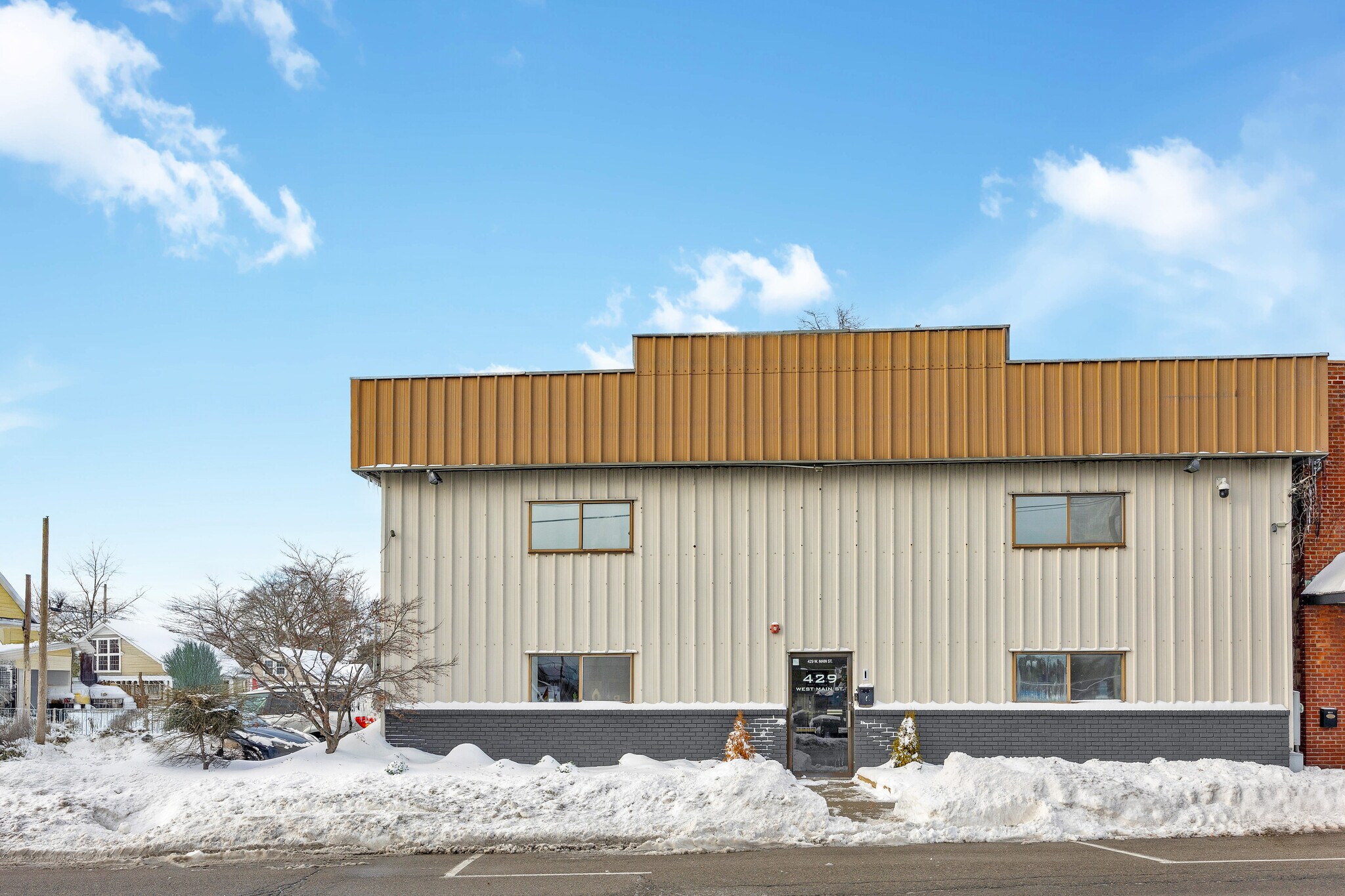 429 W Main St, Patchogue, NY for lease Building Photo- Image 1 of 29
