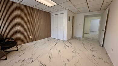 500 NE 25th St, Pompano Beach, FL for lease Interior Photo- Image 2 of 22