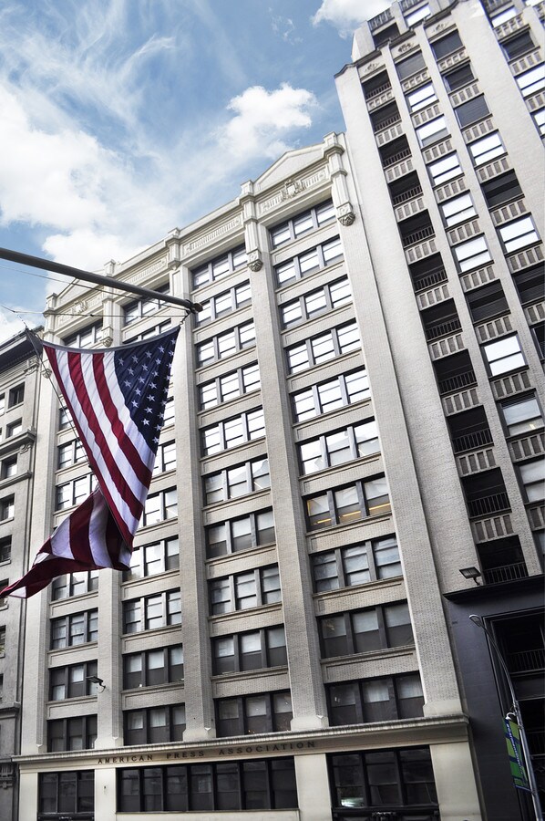 225 w 39th st