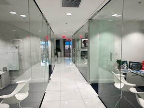 300 Alton Rd, Miami Beach, FL for lease Interior Photo- Image 1 of 6