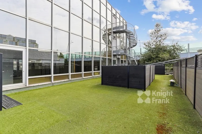 22-23 Quai Du President Carnot, Saint-Cloud for sale - Building Photo - Image 2 of 9