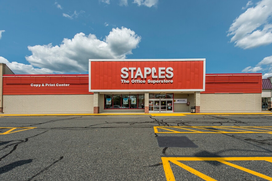 600 South St W, Raynham, MA for lease - Building Photo - Image 3 of 6