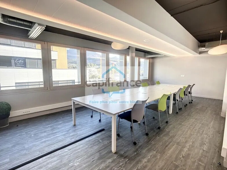 Office in Chambéry for sale - Building Photo - Image 3 of 10