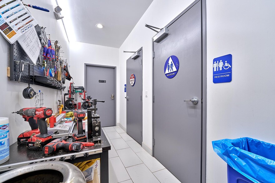 3031 W Olympic Blvd, Los Angeles, CA for sale - Building Photo - Image 2 of 15