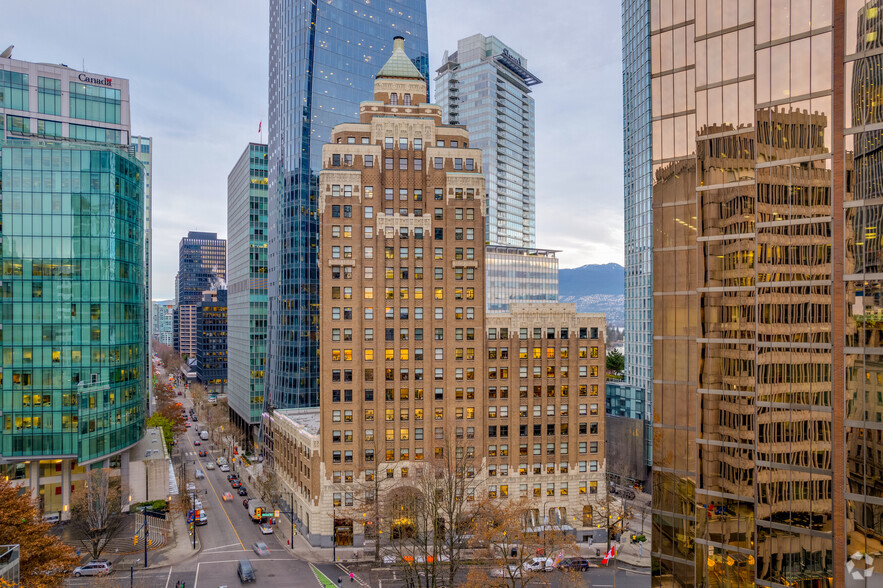 355 Burrard St, Vancouver, BC for lease - Primary Photo - Image 1 of 12