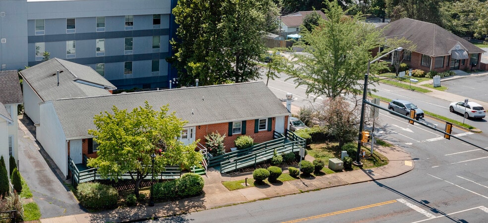 218 Ridge St, Charlottesville, VA for sale - Building Photo - Image 2 of 45