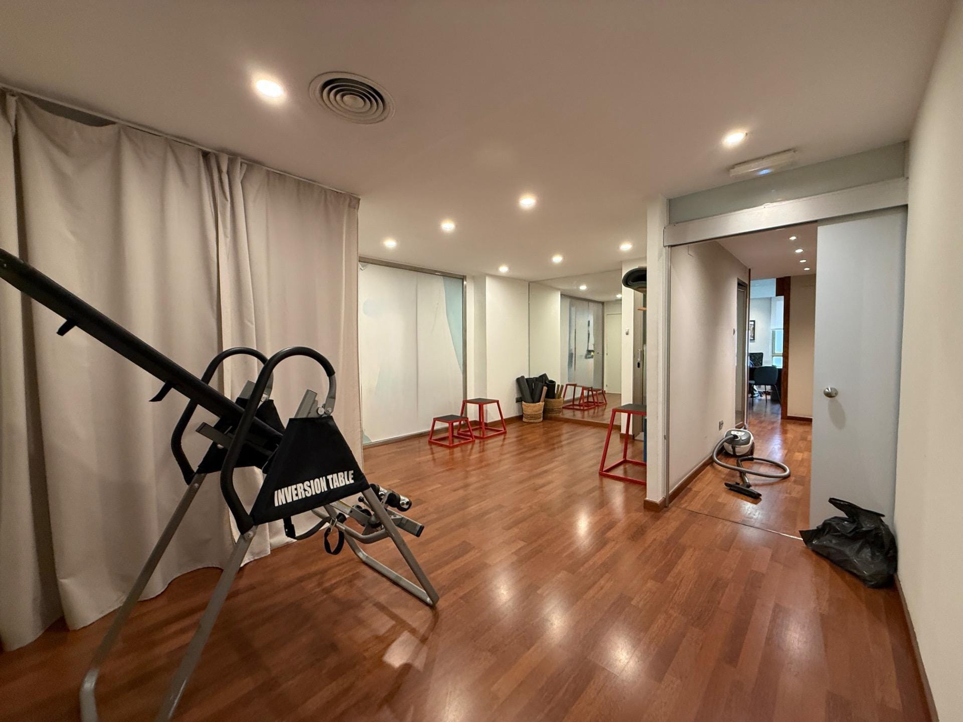 Office/Retail in Barcelona, Barcelona for lease Interior Photo- Image 1 of 15