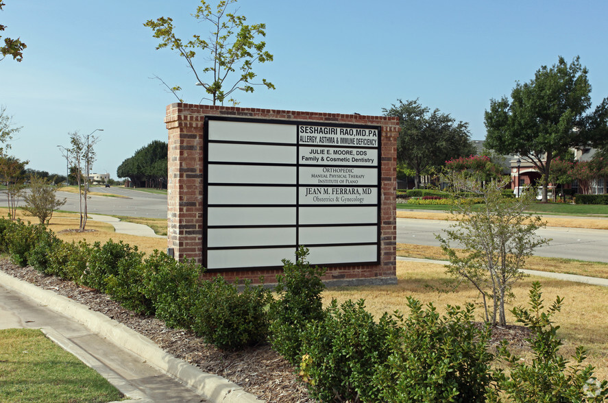 3000 Communications Pky, Plano, TX for lease - Building Photo - Image 2 of 16