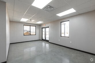 3717 S County Rd 1232, Midland, TX for lease Interior Photo- Image 1 of 8