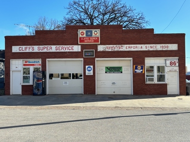 115 E 5th Ave, Emporia, KS for sale - Primary Photo - Image 1 of 14