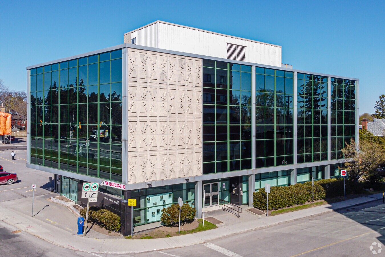 1105 Carling Ave, Ottawa, ON K1Z 8S8