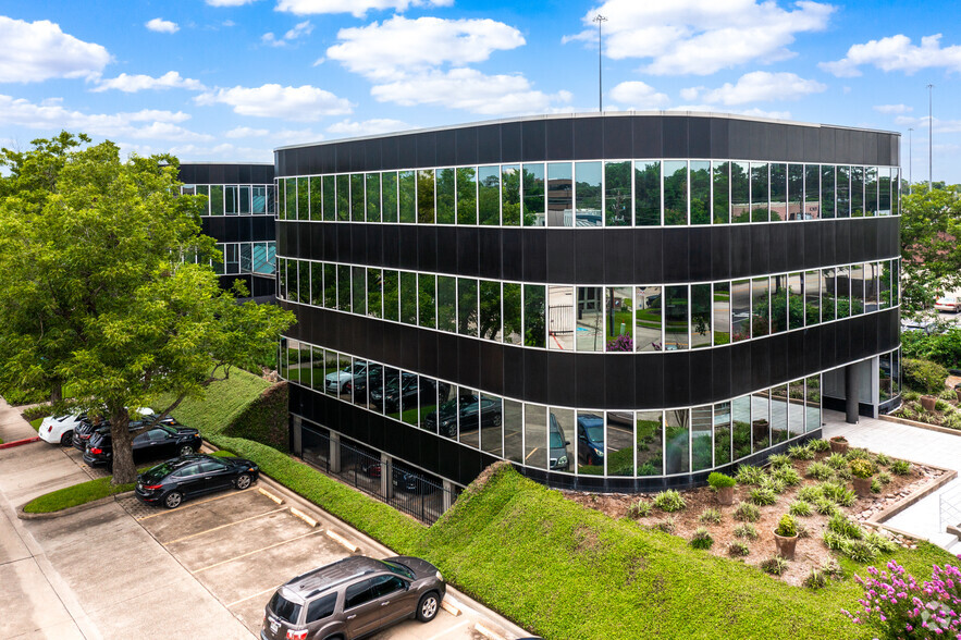 8955 Katy Fwy, Houston, TX for lease - Building Photo - Image 1 of 13