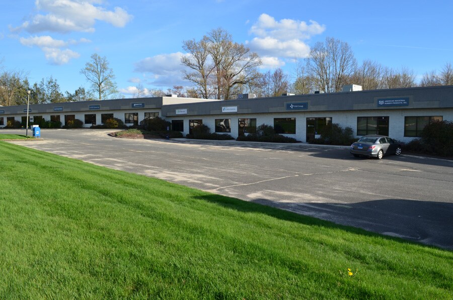 125 Commerce Ct, Cheshire, CT for sale Primary Photo- Image 1 of 1