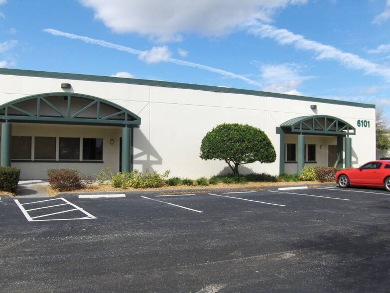 6203 Johns Rd, Tampa, FL for lease - Building Photo - Image 2 of 10