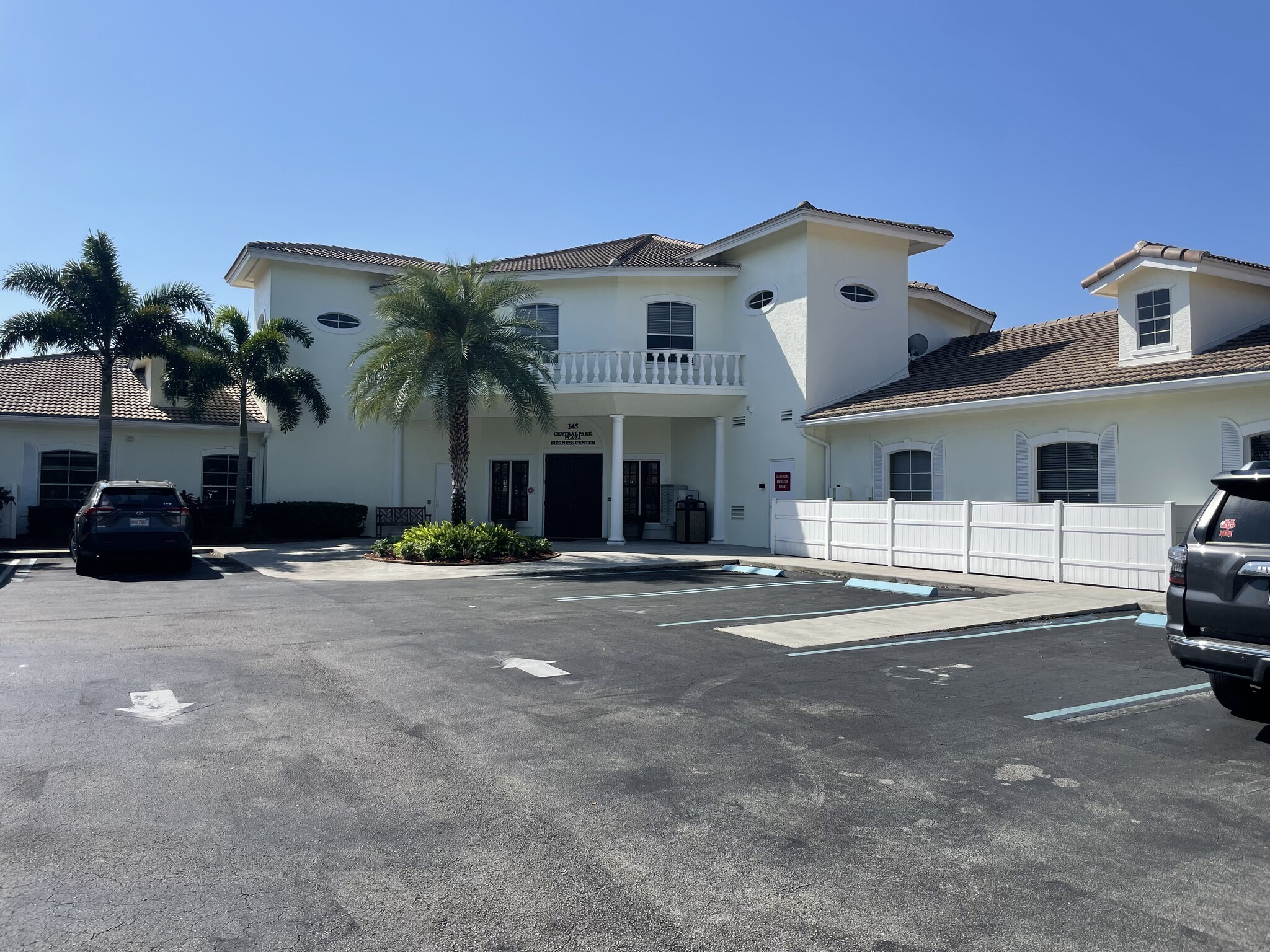 145 NW Central Park Plz, Port Saint Lucie, FL for sale Building Photo- Image 1 of 6