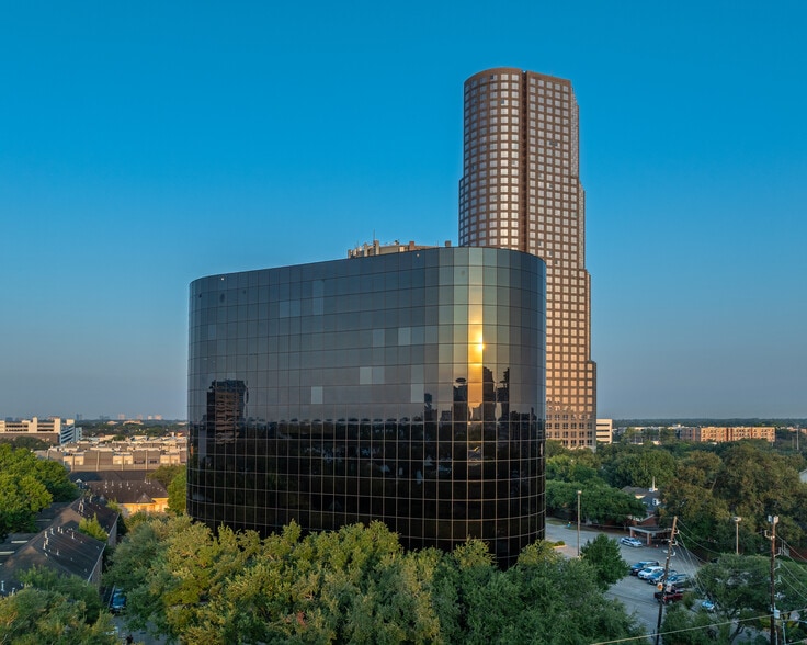 1800 Bering Dr, Houston, TX for sale - Building Photo - Image 2 of 13