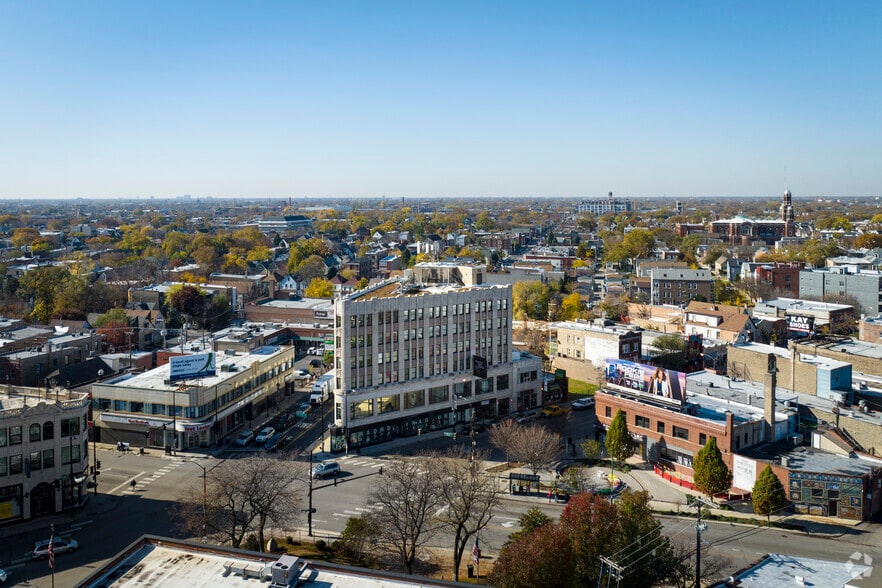 2800 N Milwaukee Ave, Chicago, IL for lease - Building Photo - Image 3 of 10