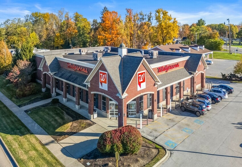 95 W Garfield Rd, Aurora, OH for sale - Building Photo - Image 2 of 9