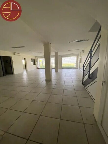 Industrial in Saint-Alban for sale - Interior Photo - Image 2 of 10