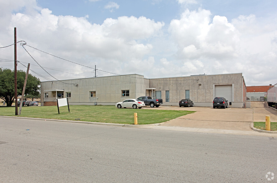 9210-9212 Sovereign Row, Dallas, TX for lease - Primary Photo - Image 1 of 3