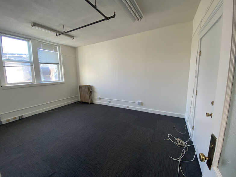 17-21 Meridian St, Boston, MA for lease - Building Photo - Image 3 of 7