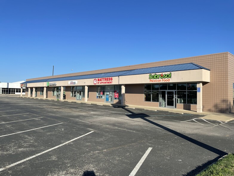 1609-1619 Mall Dr, Benton Harbor, MI for lease - Building Photo - Image 1 of 7