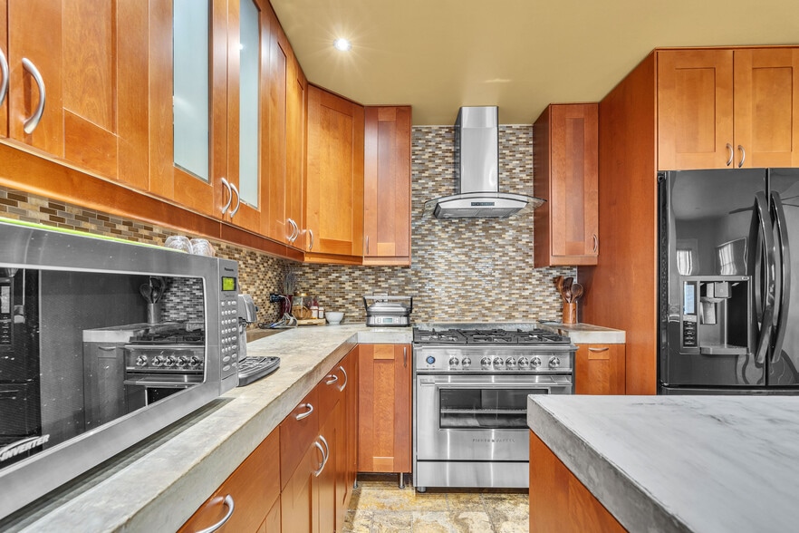 1-100 N Macgillis Dr, Round Lake, IL for sale - Building Photo - Image 3 of 19