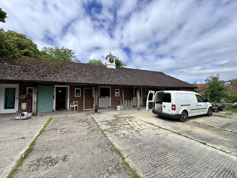 Thame Rd, Long Crendon for lease - Building Photo - Image 2 of 6